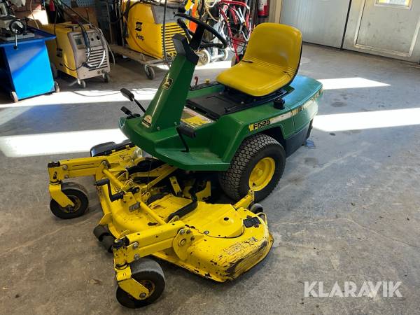 Åkgräsklippare John Deere F525