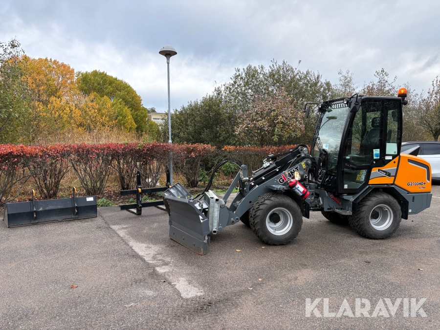 Hjullastare Giant G2700 X-tra HD+ med redskap