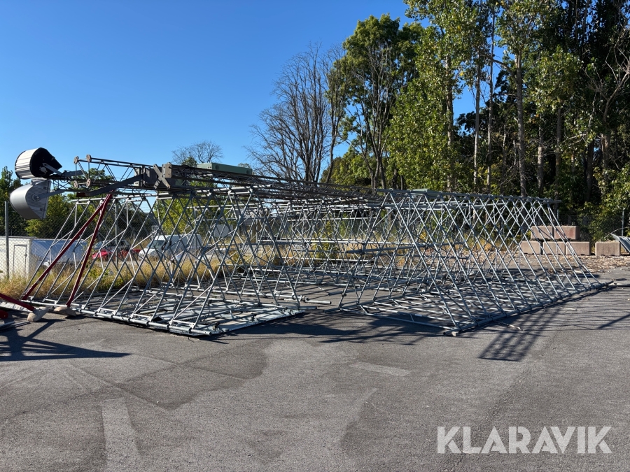 Ställningstorn med belysning och fundament
