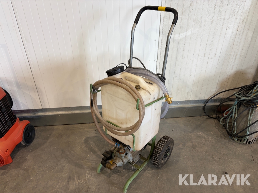 Vattentank med pump Zuwa