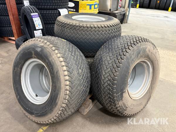 Entreprenaddäck med fälg Trelleborg 33x15.50-15