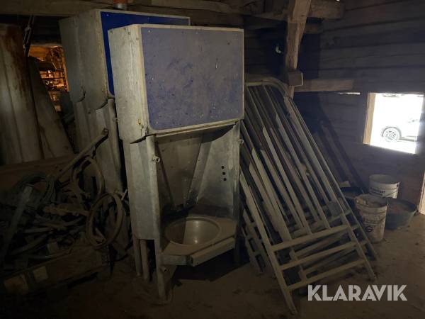 Foderstation med grindar DeLaval 6 st