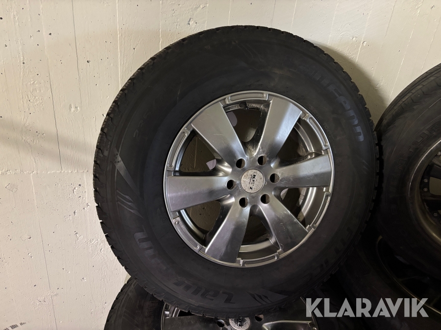 Uppsättningar däck för pickups mm.