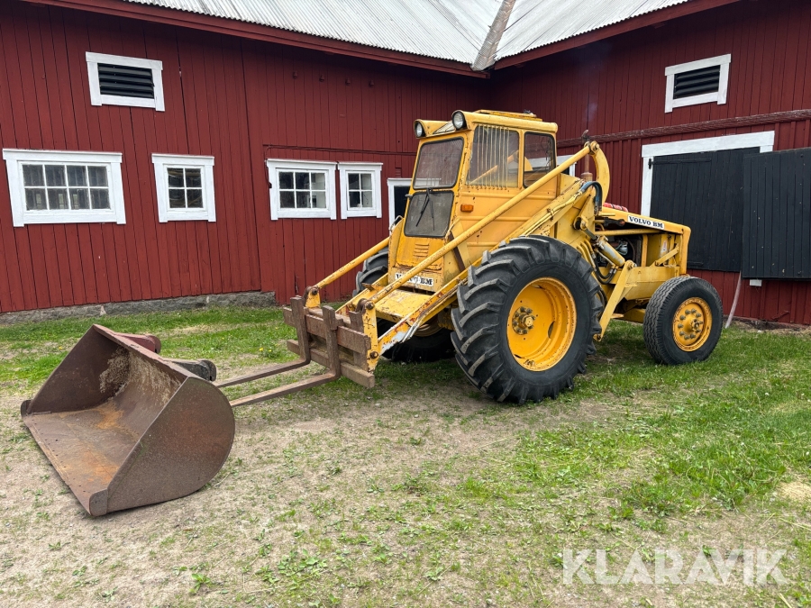 Baklastare Volvo BM LM 218 med 3st redskap