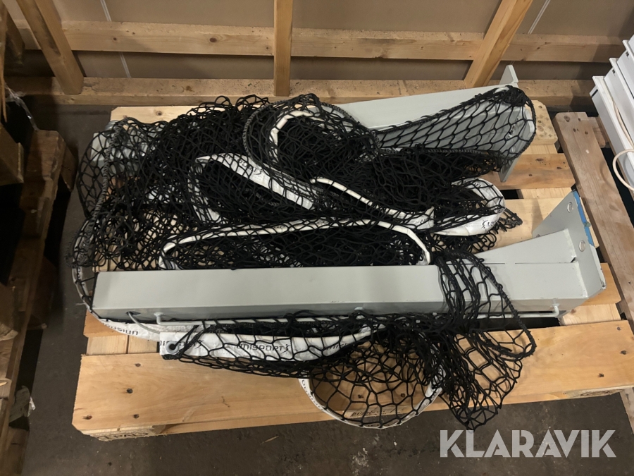 Paddelnät med tillhörande stolpar Unisport & sand till paddelbana