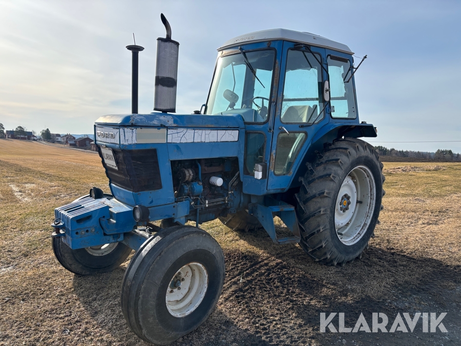 Traktor Ford 6700