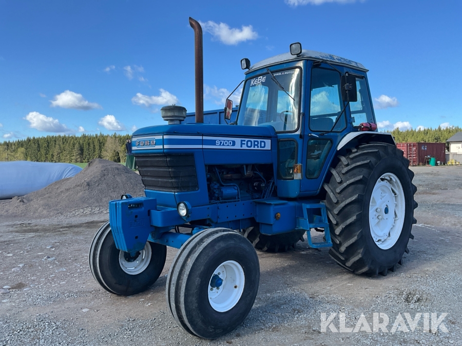 Traktor Ford 9700