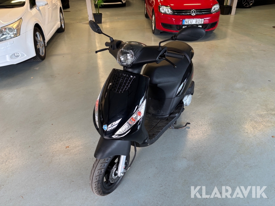 Moped Piaggio Zip