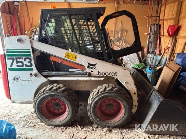 Kompaktlastare Bobcat 753 med redskap