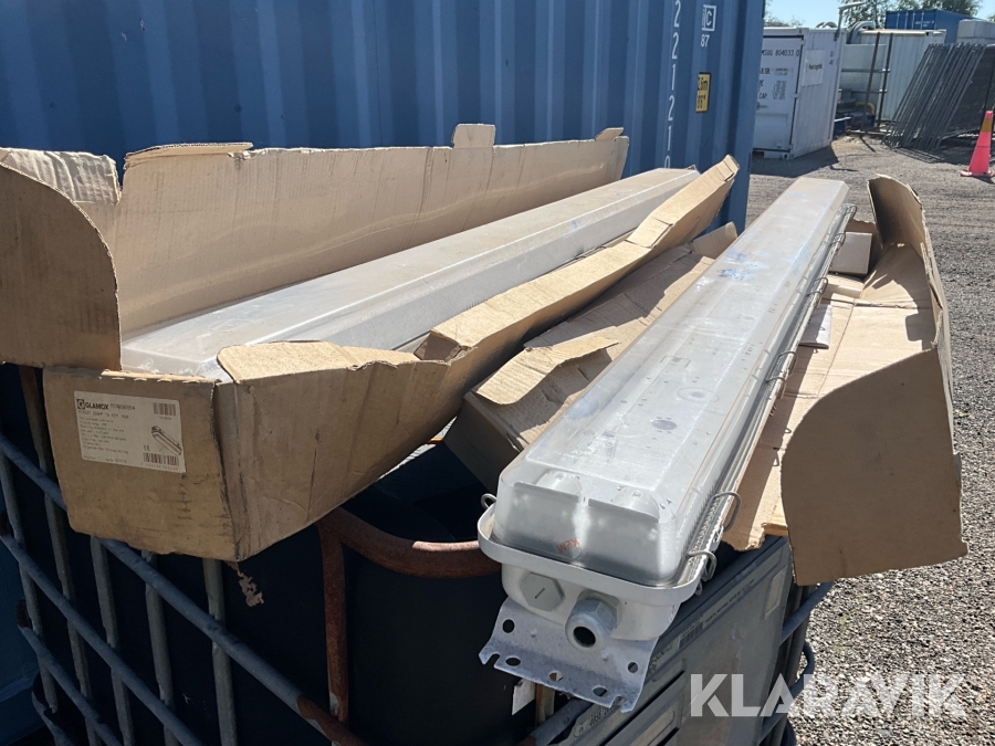 Lysrörsarmaturer Glamox 2x58W 2 st