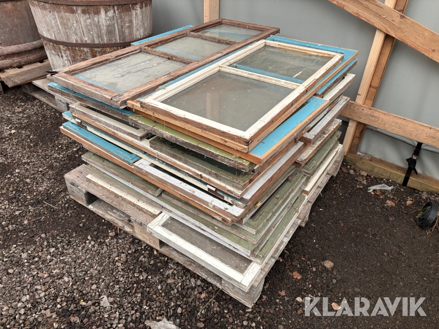 Parti äldre fönster ca 40st