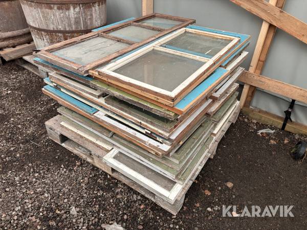 Parti äldre fönster ca 40st