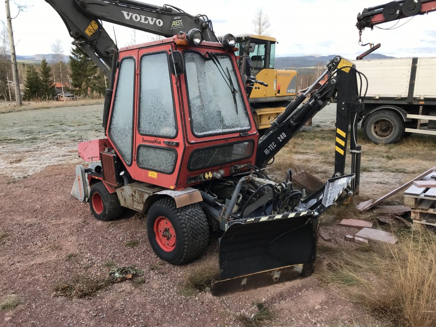 Redskapsbärare kommunal Trak / Plogutrustad