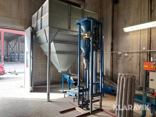 Automatisk säckfyllare med våg och silo