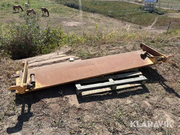 Överhängd baklämm Volvo A25 D/E
