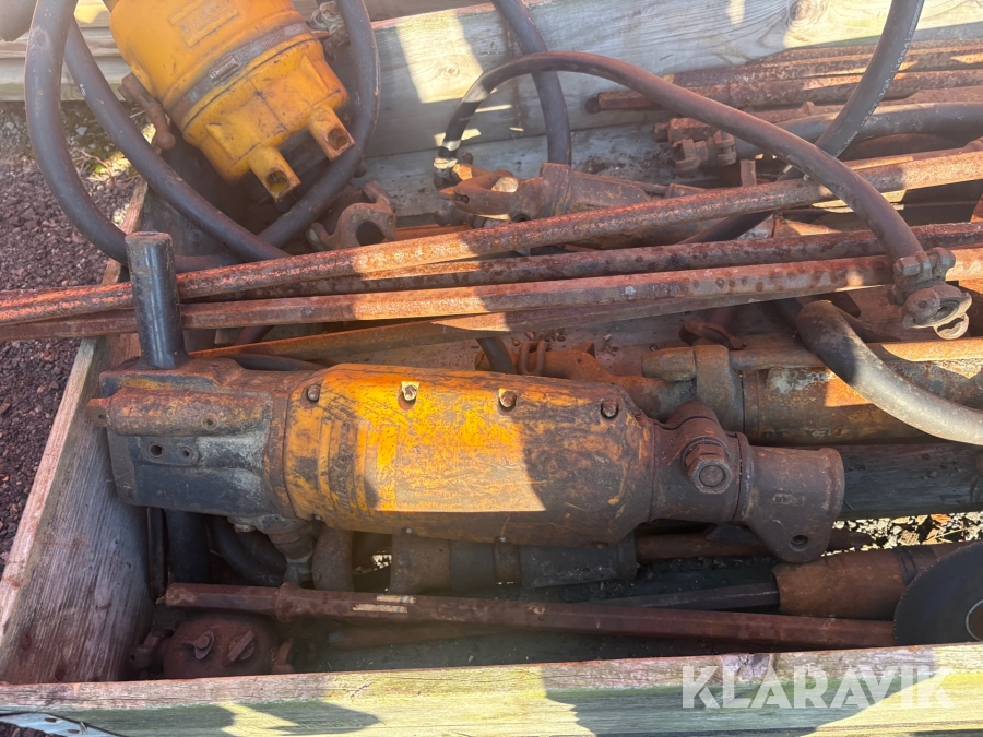 Luftdriven  borrmaskin samt bilningsmaskin Atlas Copco