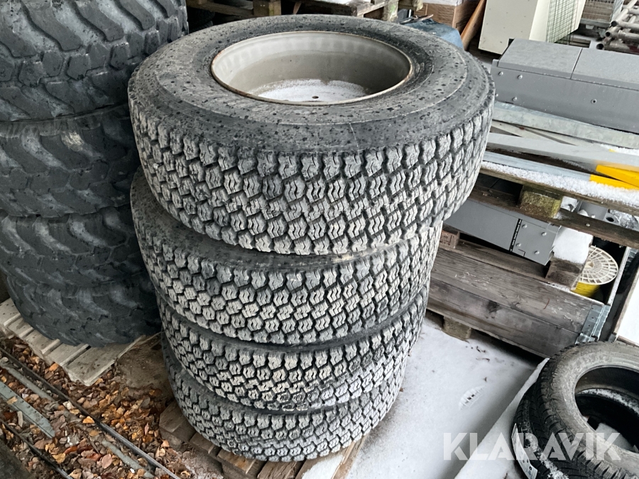 Vinterdäck på fälg Bridgestone 385/65R22.5 4st