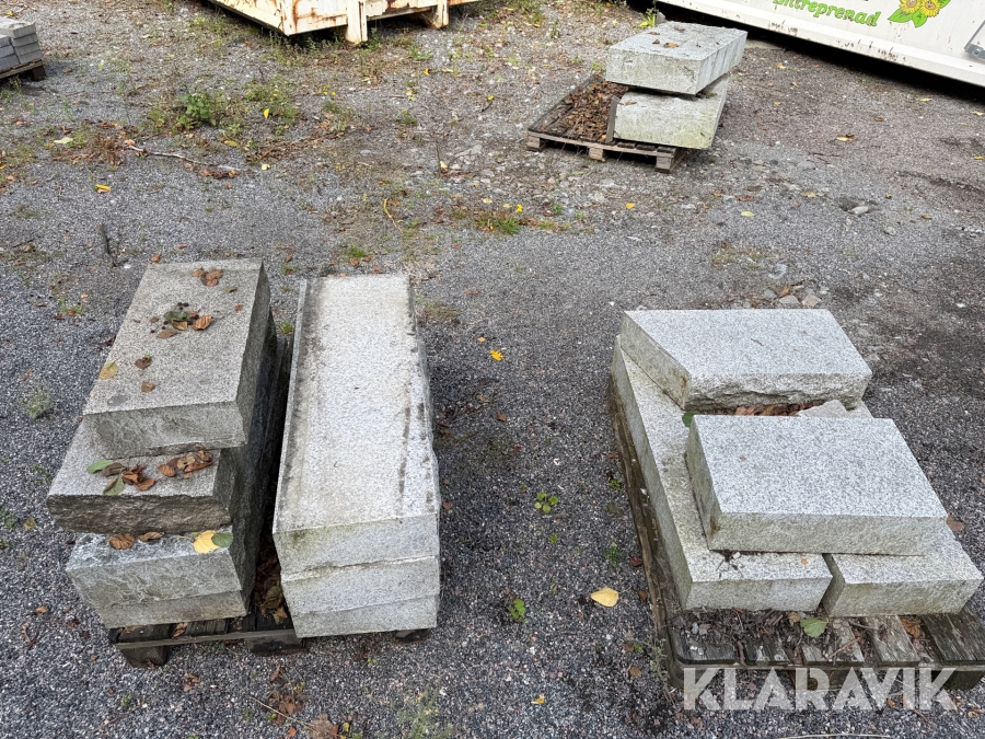 Trappsteg och stenblock