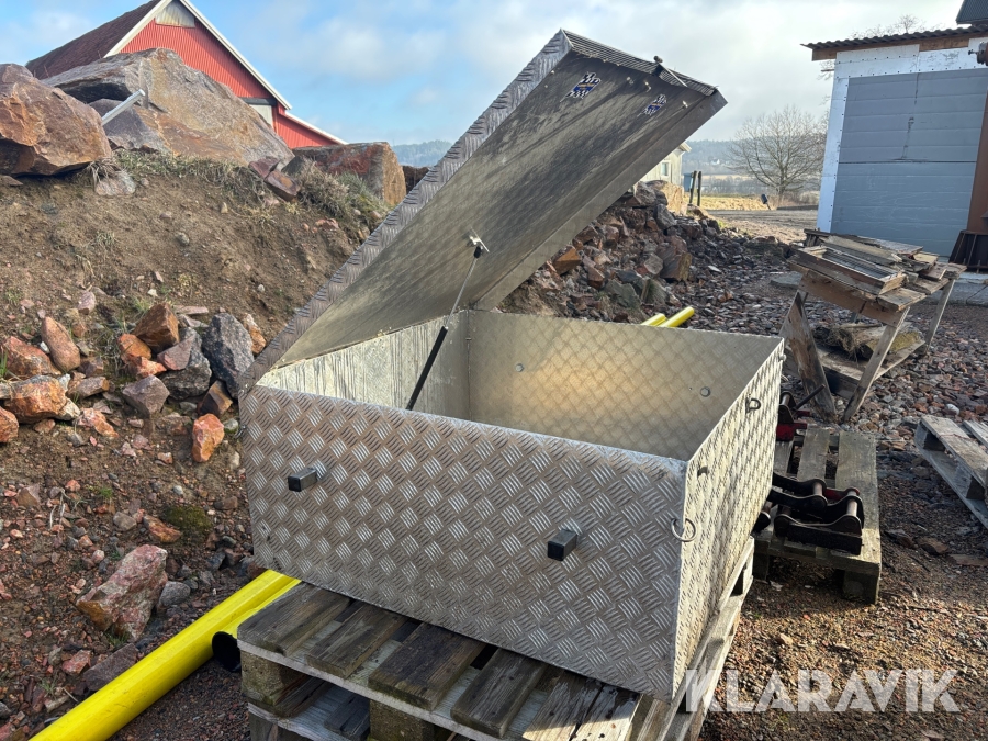 Pickuplåda i durkplåt med gasdämpare