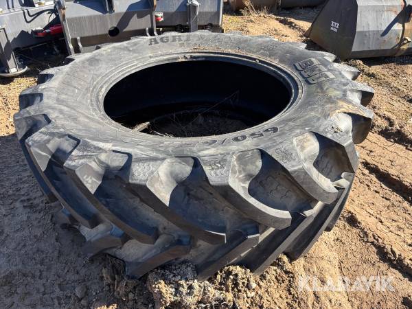 Traktordäck BKT 650/65R42 1st