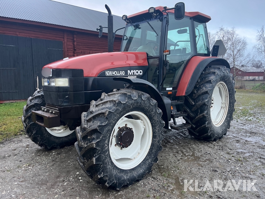 Traktor New Holland M100 Turbo