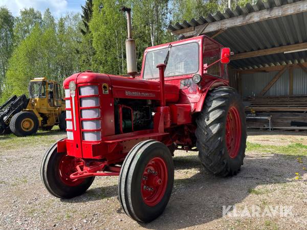 Veterantraktor Bolinder-Munktell BM 470 Bison med frontlastare