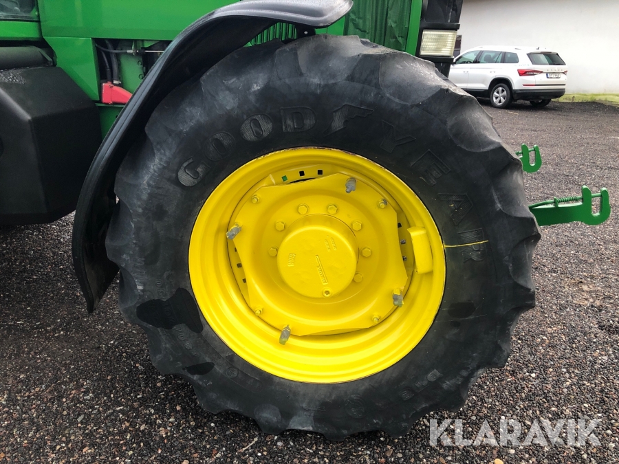 Traktor John Deere 7800
