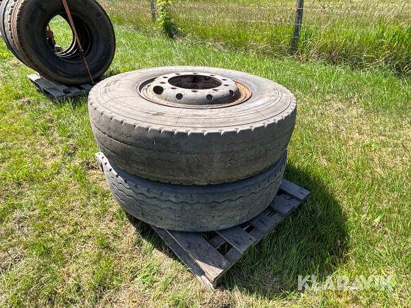 Lastbilsdäck med fälg Michelin 11.00R20 - 2st