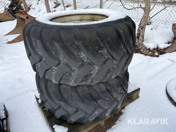 Diverse entreprenad däck 6st samt band 3st