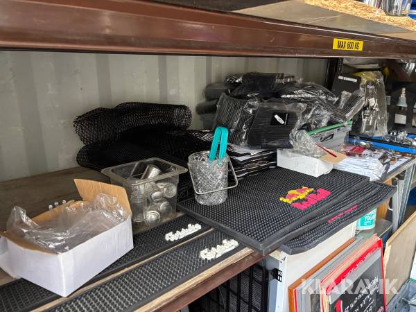 Bartillbehör och glas