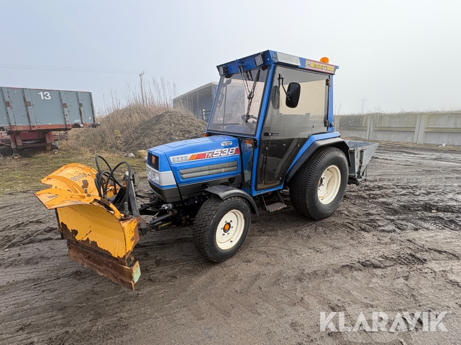 Traktor Iseki TK 538 med vinterutrustning
