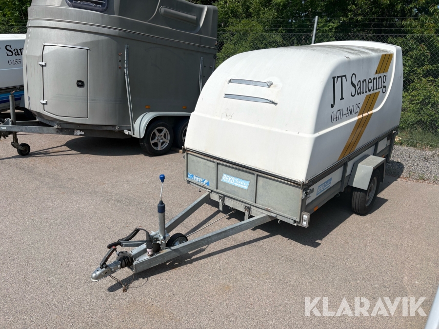 Personbilssläp Rekotrailer FF 3901 med kåpa