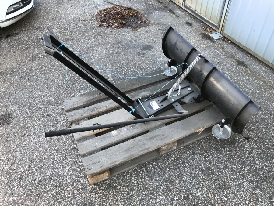 Snöblad till trädgårdstraktor