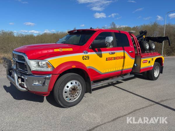 Bärgningsbil Dodge Ram 4500 med chevron 408 aggregat