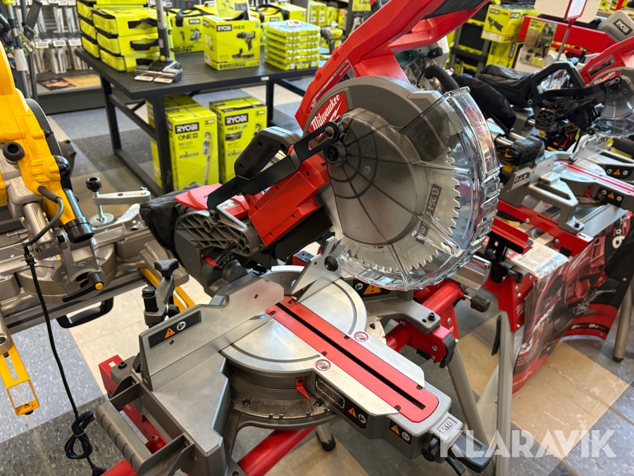 Kap/gersåg Milwaukee M18FMS254-0 med arbetsbord MSL 1000