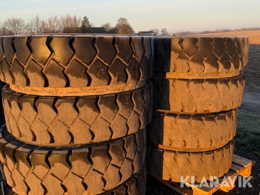 Entreprenaddäck med fälg 4 st Trelleborg 10.00-20 NHS 16 P.R. (dubbel hjul)