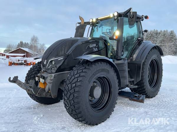 Traktor Valtra T174E TwinTrack med underbett