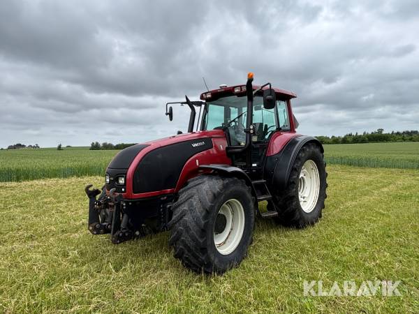 Traktor Valtra T190 med GPS