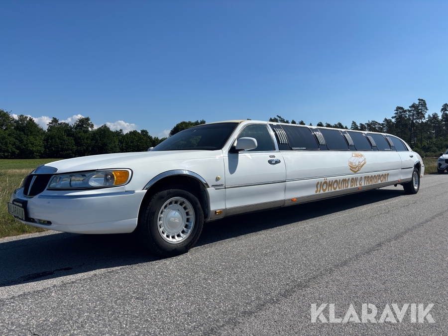 Limousin Lincoln Town Car