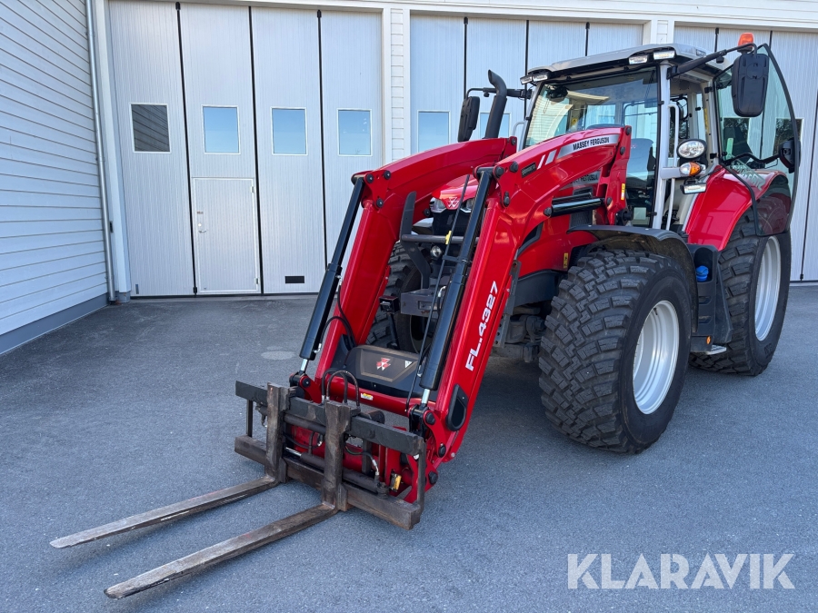 Traktor Massey Ferguson 6S.155