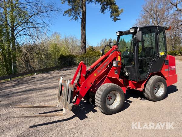 Kompaktlastare Schäffer 3033S med 3 st redskap