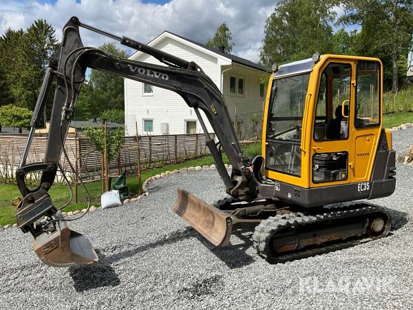 Grävmaskin Volvo EC35 283 med redskap