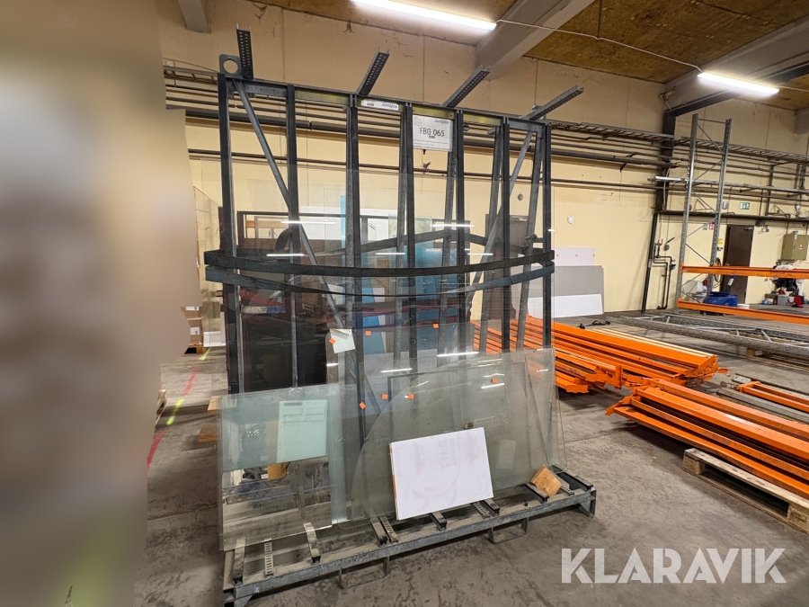 Materialställ Hegla X1804 med material