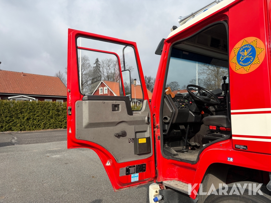 Brandbil/Tankbil Volvo FL10 6x2 318 hk med 9 m3 vattentank
