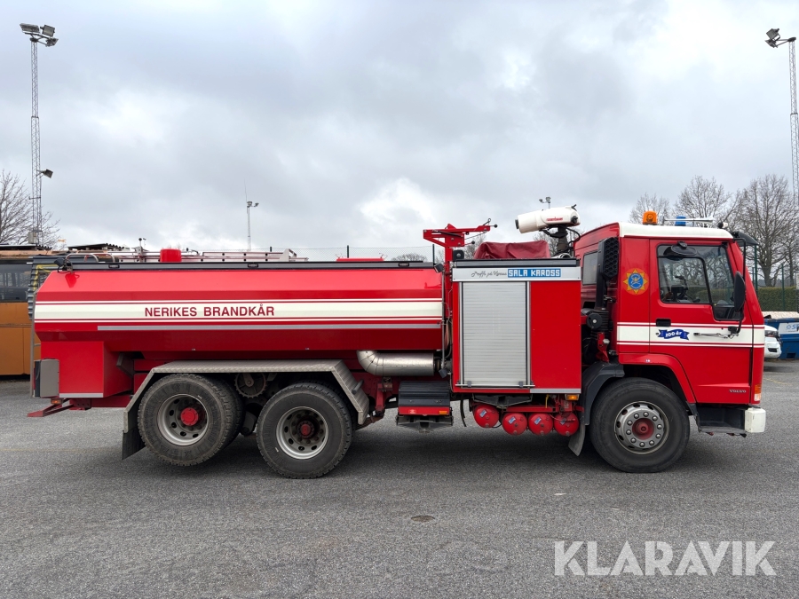 Brandbil/Tankbil Volvo FL10 6x2 318 hk med 9 m3 vattentank