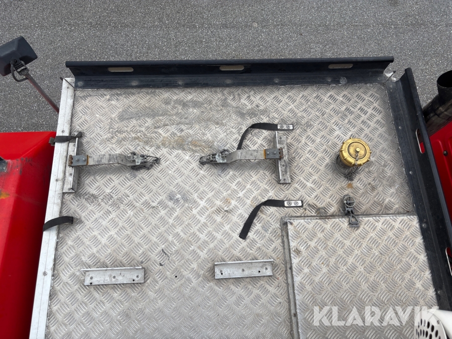 Brandbil/Tankbil Volvo FL10 6x2 318 hk med 9 m3 vattentank