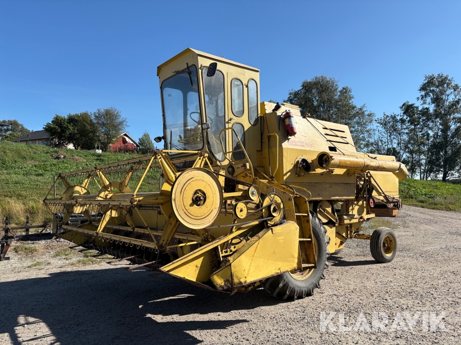 Skördetröska New Holland 1530