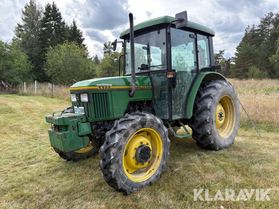 Traktor John Deere 5300 4WD