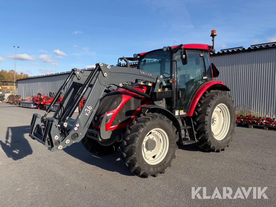 Traktor Valtra A75 med lastare 
