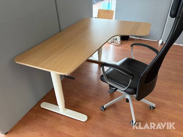 Skrivbord höj och sänkbart med stol